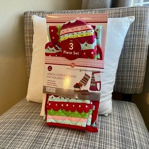 Christmas Apron, Oven Mitt, and Pot Holder Set